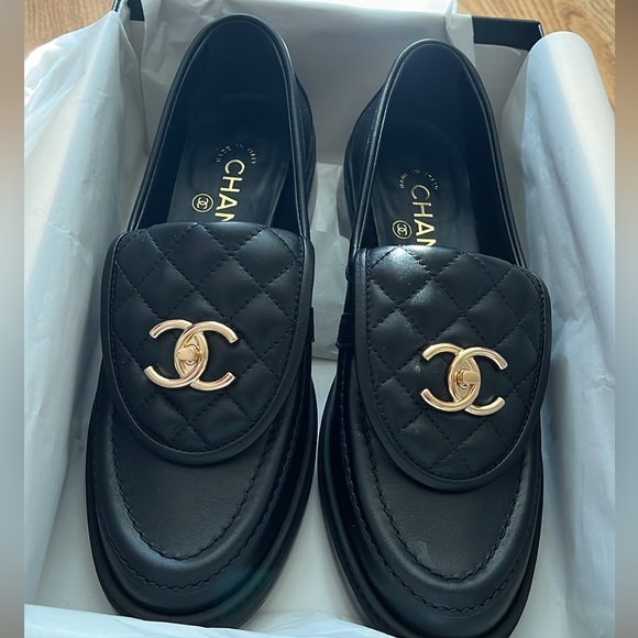 Chanel turnlock loafers 38 - Picture 4 of 15